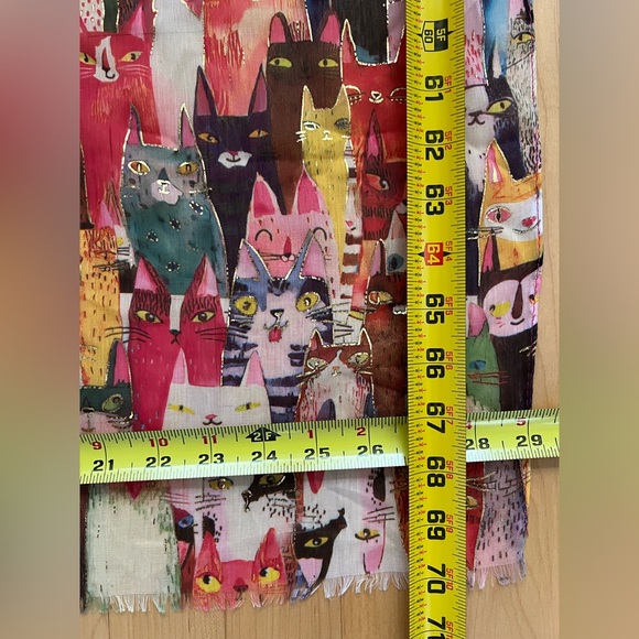 🐈‍⬛🌟Fantastic Cats Ensemble Scarf Oulined in Metallic Gold | 29”W x 70”L - Picture 13 of 17